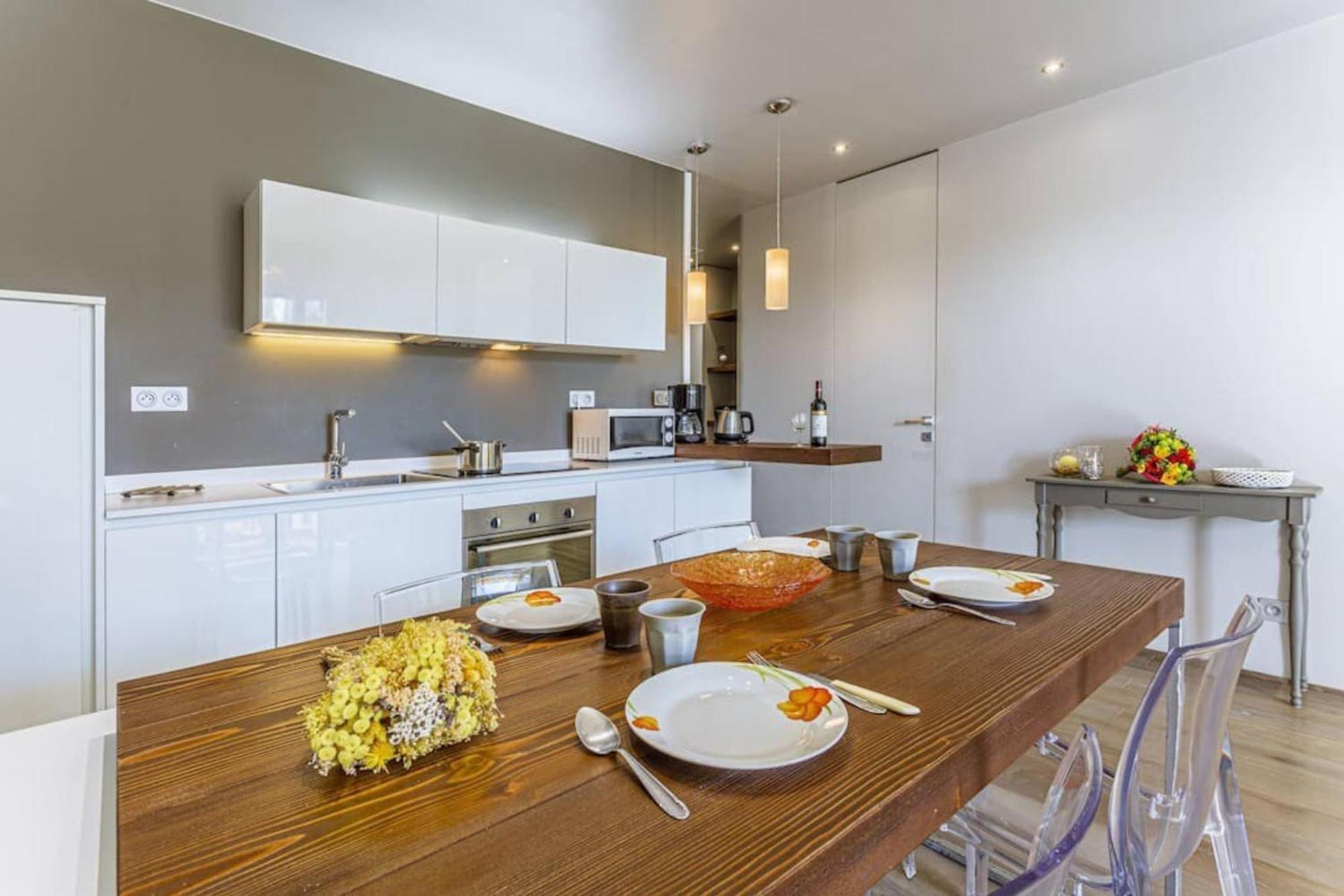 Fleurs 22 - Center - Modern W Terrace Apartment Nice