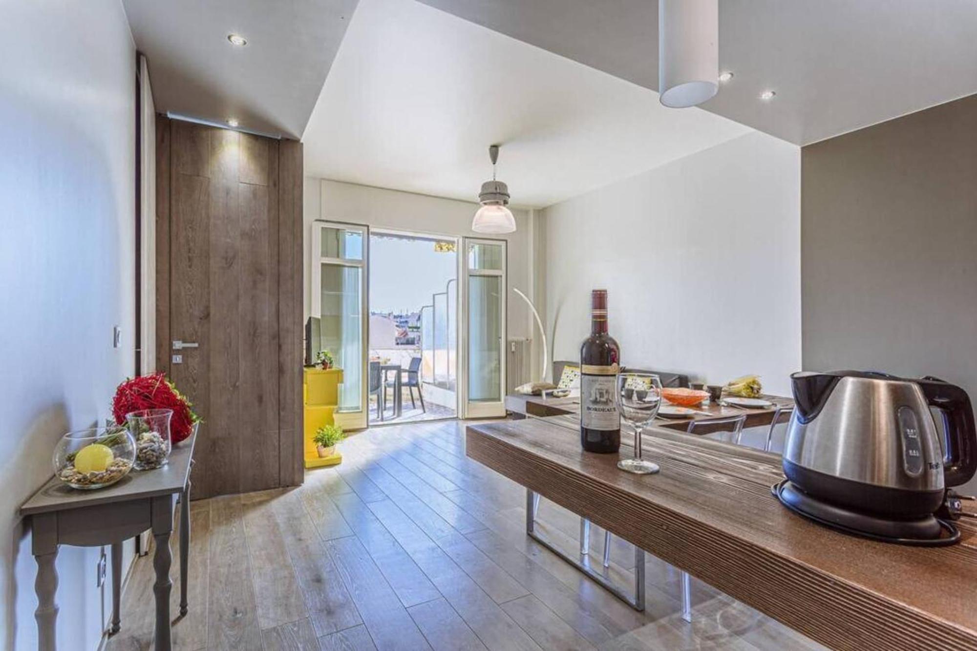 Apartment Fleurs 22 - Center - Modern W Terrace Nice